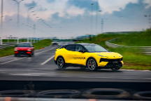 走進(jìn)路特斯全球智能工廠，探尋首款純電超跑SUV Eletre的極致基因