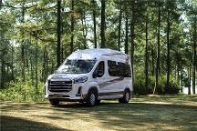 愜意城市露營更需好車相伴！上汽大通MAXUS旅行家V100與福特房車，誰更出色？