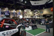 CES 2024：九號公司攜多款產(chǎn)品亮相，新品智能割草機(jī)、E-bike引關(guān)注