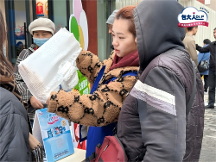 維達(dá)集團(tuán)旗下包大人亮相滬上慈善集市，公益推動(dòng)銀發(fā)經(jīng)濟(jì)深耕